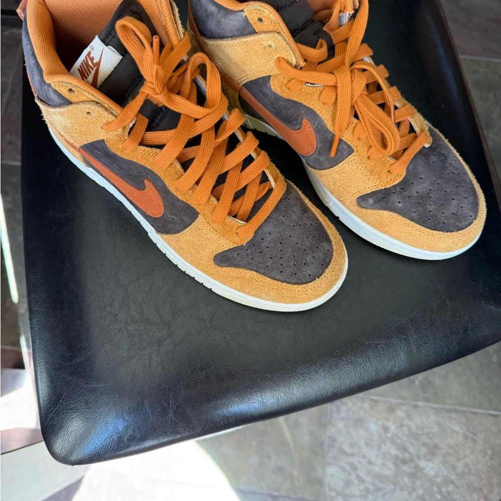 Nike High-Top Sneakers in Brown and Orange - Picture 2 of 8